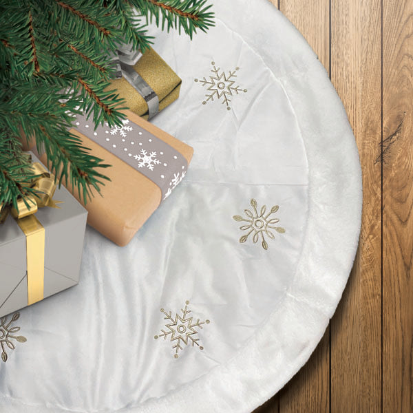 Ivory Snowflake Embroidered Tree Skirt – 48" Faux Fur Trim