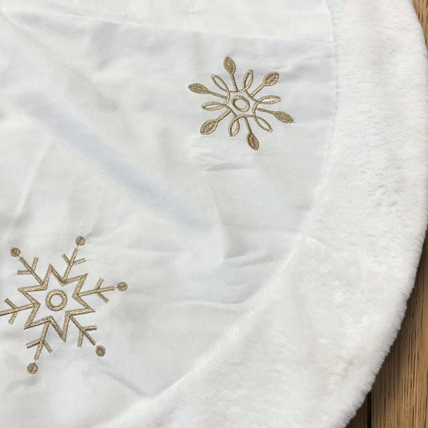 Ivory Snowflake Embroidered Tree Skirt – 48" Faux Fur Trim