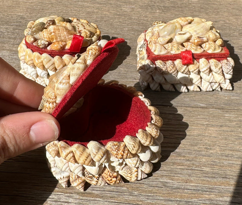 Small Vintage Shell Jewelry Box