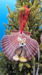 Christmas scallop shell ornament kitty cat – coastal holiday decoration