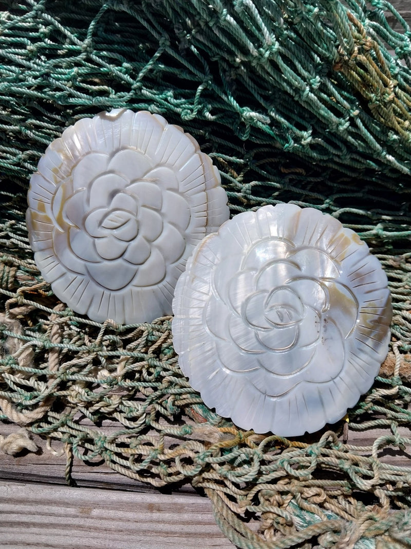 Carved River Clam - Loving Coastal Living