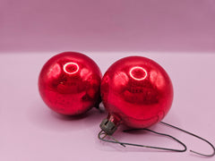 Vintage Shiny Brite red glass Christmas ornaments set of 12, each 1.7 inches in diameter, in original packaging, perfect for holiday decor