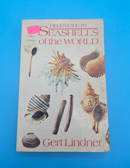 Field Guide to Seashells of the World by Gert Lindner, 1978 softcover edition with global seashell identification and full-color photos.