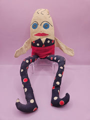 Vintage handmade 1920s Humpty Dumpty folk art stuffed toy, 12.5 inches by 8 inches, ideal for collectors or nursery decor