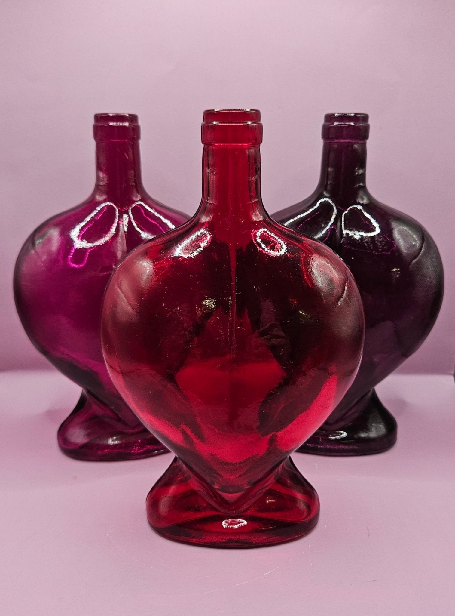 赤色ハート型ガラスボトル Vintage Heart-Shaped Glass Bottle – Multiple Colors Available
