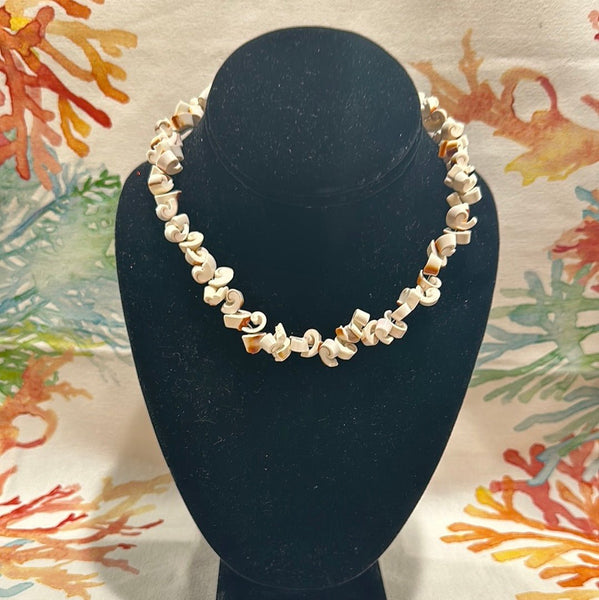 Llife VOLUTA SHELL NECKLACE