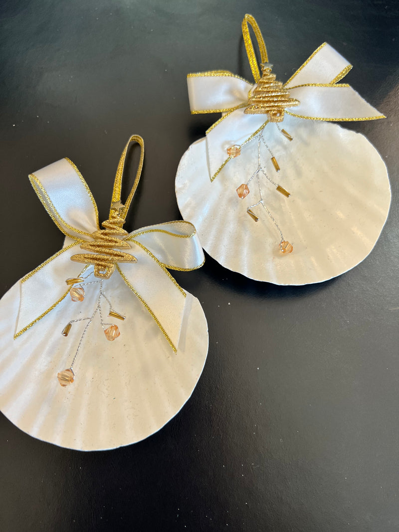 Handmade Scallop Ornament With White/Gold Bow