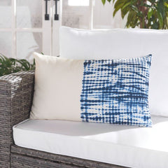 Arielle Indoor / Outdoor Pillow - pillowSafavieh