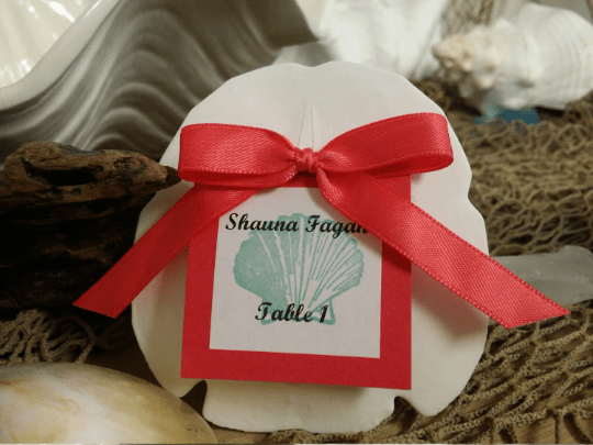 Arrowhead Sand Dollar Wedding Favors with Custom Escort Card - Wedding favorsLoving Coastal Living