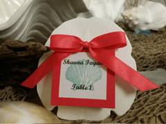 Arrowhead Sand Dollar Wedding Favors with Custom Escort Card - Wedding favorsLoving Coastal Living