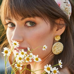 Daisy Picnic Earrings - Bee