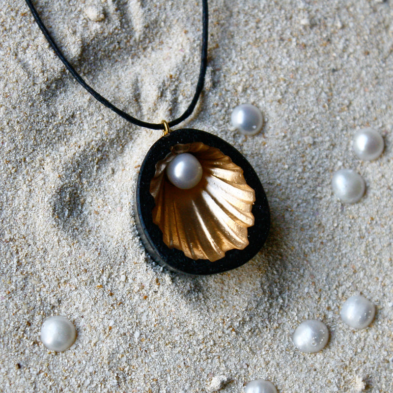 Cockle Necklace